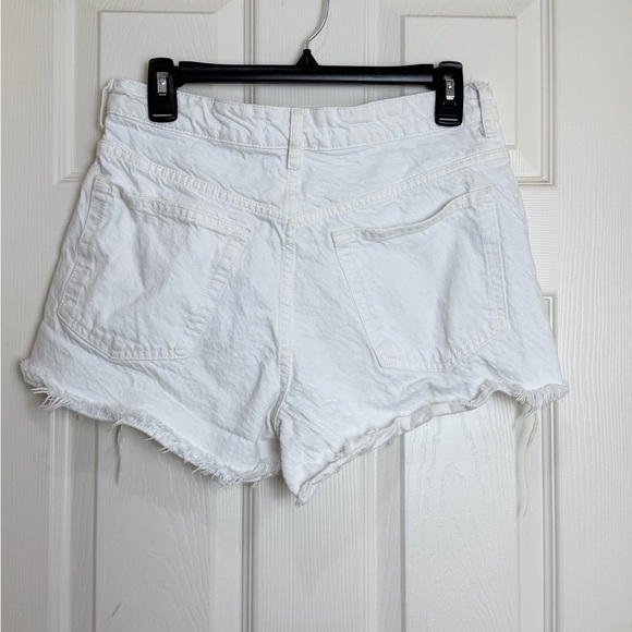 Zara White Denim ripped Shorts size 6 - Picture 3 of 4